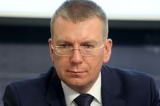 Глава МИД Латвии намерен бороться за права геев